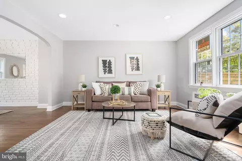 904 Andover Rd, Baltimore, MD 21218 photo 3