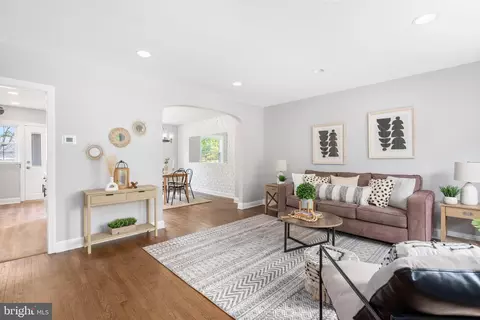 904 Andover Rd, Baltimore, MD 21218 photo 2