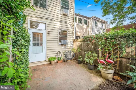 Exterior - 2730 Fox St, Baltimore, MD 21211 photo 7 of 9