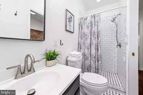 Bath - 2730 Fox St, Baltimore, MD 21211 photo 1 of 1