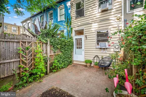 Exterior - 2730 Fox St, Baltimore, MD 21211 photo 8 of 9