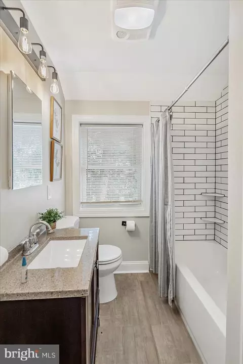 Bath - 1571 Winston Ave, Baltimore, MD 21239 photo 4 of 5