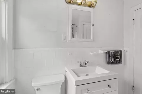 Bath - 3806 Rexmere Rd, Baltimore, MD 21218 photo 2 of 3