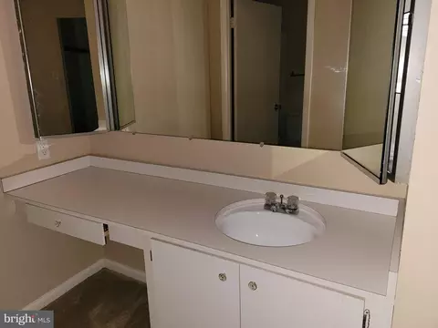 Bath - 6325 Red Cedar Pl, Baltimore, MD 21209 photo 3 of 5