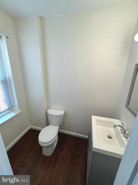 Bath - 418 N Castle St, Baltimore, MD 21231 photo 2 of 5