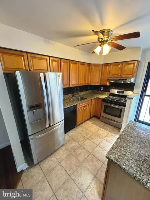 Kitchen - 418 N Castle St, Baltimore, MD 21231 photo 5 of 5