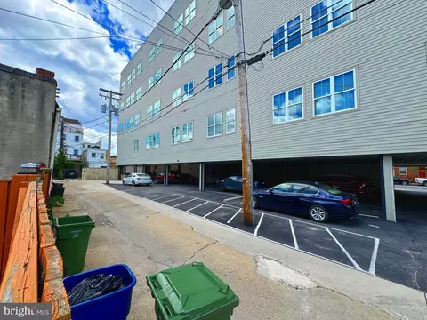 Exterior - 418 N Castle St, Baltimore, MD 21231 photo 11 of 12