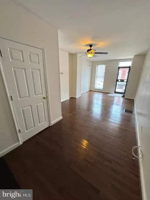 Living - 418 N Castle St, Baltimore, MD 21231 photo 2 of 2