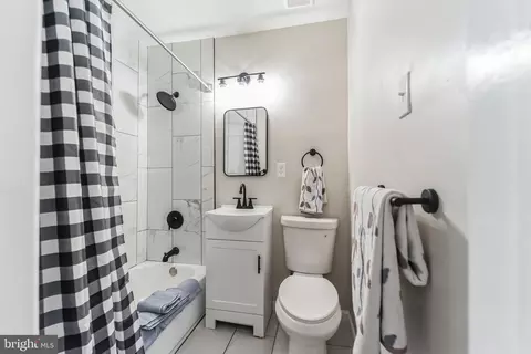 Bath - 4010 Annellen Rd, Baltimore, MD 21215 photo 1 of 2