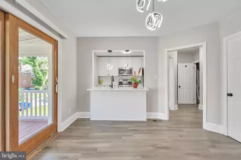 Entry Way - 4010 Annellen Rd, Baltimore, MD 21215 photo 5 of 6