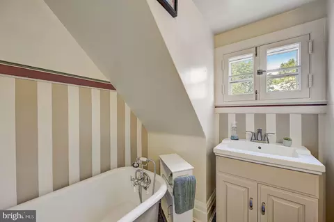 Bath - 311 Suffolk Rd, Baltimore, MD 21218 photo 7 of 7