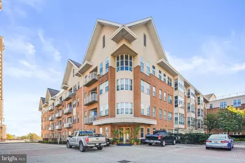 23 Pierside Dr #409, Baltimore, MD 21230