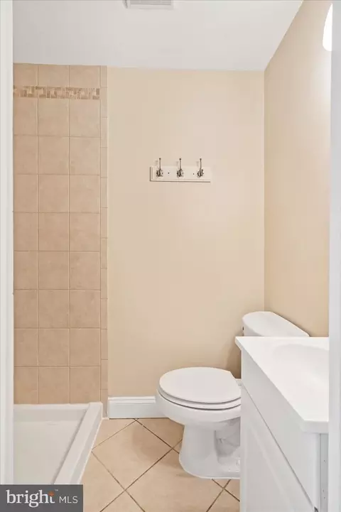 Bath - 2225 Eutaw Pl #3C, Baltimore, MD 21217 photo 3 of 5