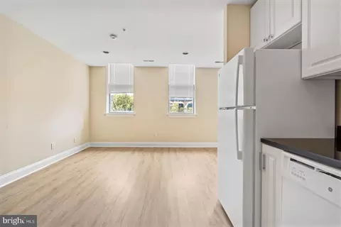 Living - 2225 Eutaw Pl #3C, Baltimore, MD 21217 photo 2 of 2