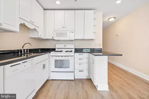 Kitchen - 2225 Eutaw Pl #3C, Baltimore, MD 21217 photo 2 of 2