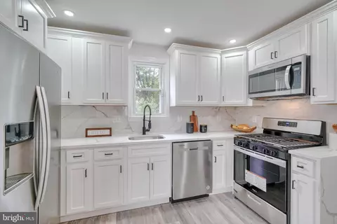 6407 Eastern Pkwy, Baltimore, MD 21214 photo 3