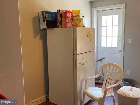Entry Way - 606 S Payson St, Baltimore, MD 21223 photo 3 of 4