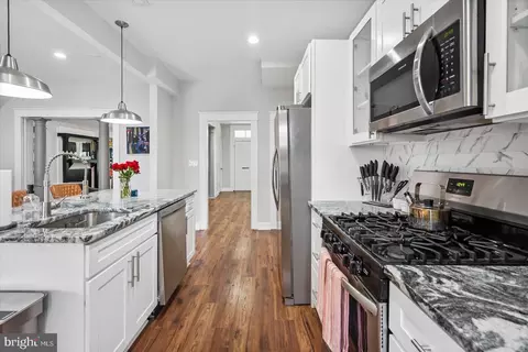 Entry Way - 1711 E 33rd St, Baltimore, MD 21218 photo 5 of 12