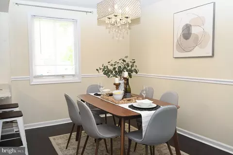 Dining - 3913 Stokes Dr, Baltimore, MD 21229 photo 1 of 4