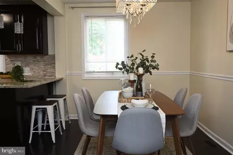 Dining - 3913 Stokes Dr, Baltimore, MD 21229 photo 4 of 4