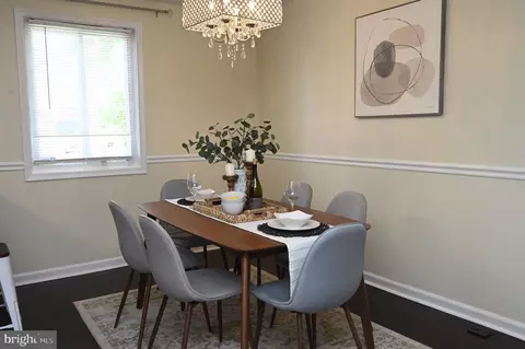 Dining - 3913 Stokes Dr, Baltimore, MD 21229 photo 3 of 4