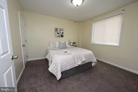 Bedroom - 3913 Stokes Dr, Baltimore, MD 21229 photo 4 of 7