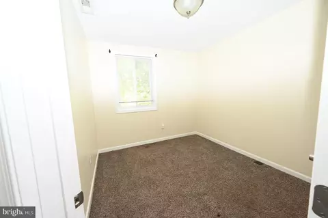 Bedroom - 3913 Stokes Dr, Baltimore, MD 21229 photo 7 of 7