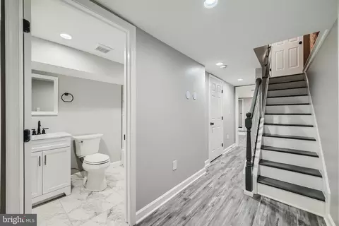 Entry Way - 616 N Streeper St N, Baltimore, MD 21205 photo 7 of 7