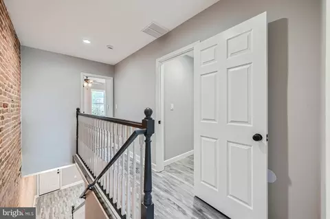 Entry Way - 616 N Streeper St N, Baltimore, MD 21205 photo 5 of 7