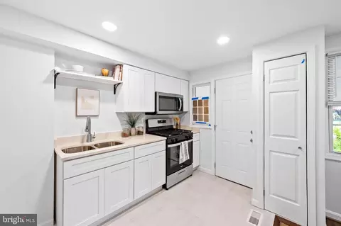 4103 Doris Ave, Brooklyn, MD 21225 photo 10
