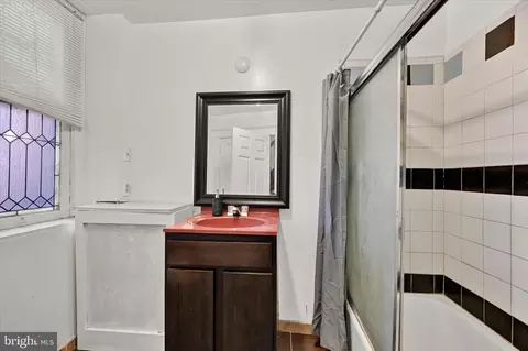Entry Way - 2730 N Calvert St, Baltimore, MD 21218 photo 3 of 5
