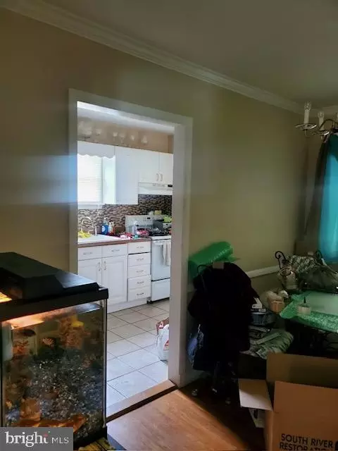 Entry Way - 5602 Todd Ave, Baltimore, MD 21206 photo 4 of 9
