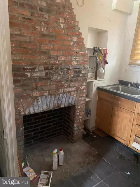 1509 Lemmon St, Baltimore, MD 21223 photo 2