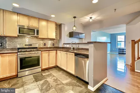 1726 Aliceanna St #304-SB, Baltimore, MD 21231