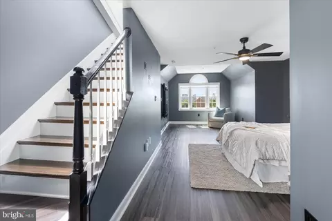 Entry Way - 715 S Streeper St, Baltimore, MD 21224 photo 1 of 2