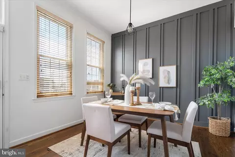Dining - 715 S Streeper St, Baltimore, MD 21224 photo 2 of 3