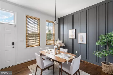 Dining - 715 S Streeper St, Baltimore, MD 21224 photo 3 of 3