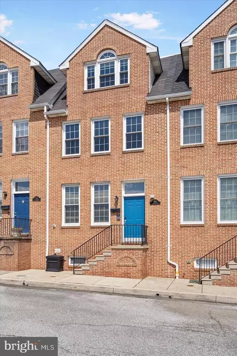 Exterior - 715 S Streeper St, Baltimore, MD 21224 photo 1 of 6