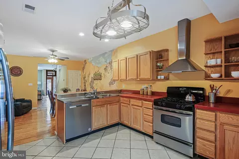 609 S Clinton St, Baltimore, MD 21224 photo 8