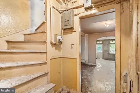 Entry Way - 2316 Fleet St, Baltimore, MD 21224 photo 3 of 6