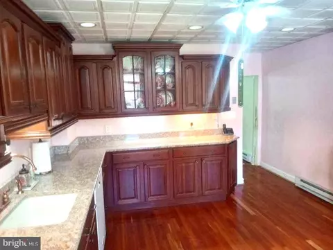Entry Way - 3622 Beech Ave, Baltimore, MD 21211 photo 1 of 2