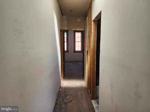 527 Bloom St, Baltimore, MD 21217 photo 14