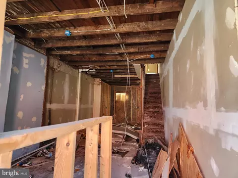 527 Bloom St, Baltimore, MD 21217 photo 3