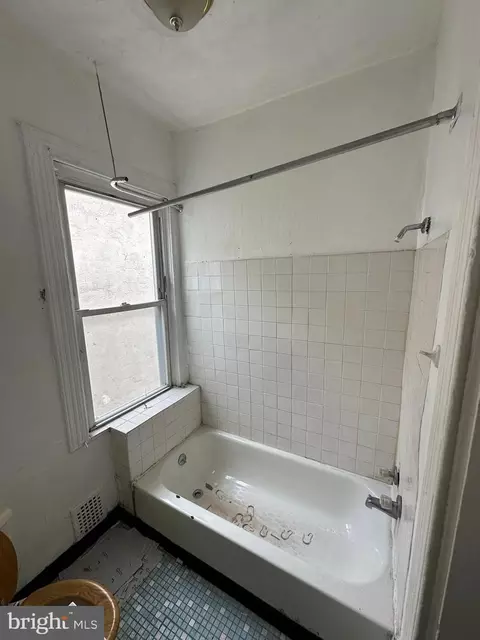 Bath - 904 E Preston St, Baltimore, MD 21202 photo 1 of 2