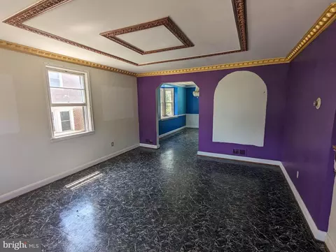 Living - 8 Mardrew Rd, Baltimore, MD 21229 photo 1 of 2
