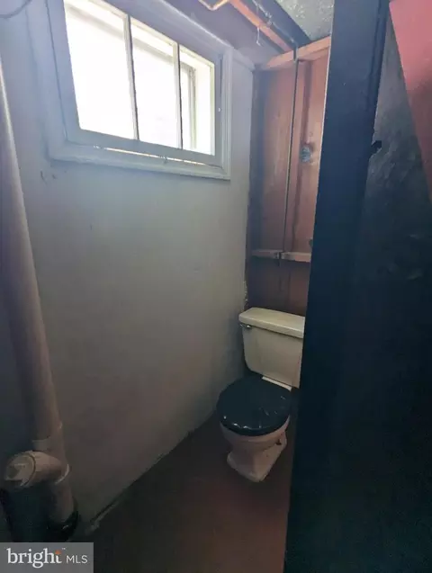 Bath - 8 Mardrew Rd, Baltimore, MD 21229 photo 2 of 2