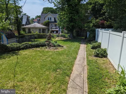 Exterior - 8 Mardrew Rd, Baltimore, MD 21229 photo 2 of 3