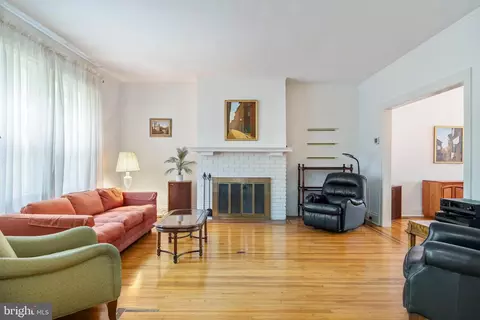 3936 Cloverhill Rd, Baltimore, MD 21218 photo 4