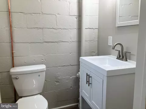 Bath - 1057 Upnor Rd, Baltimore, MD 21212 photo 3 of 3