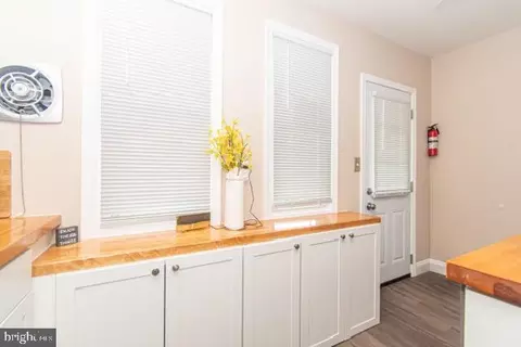 Entry Way - 3595 Benzinger Rd, Baltimore, MD 21229 photo 1 of 1